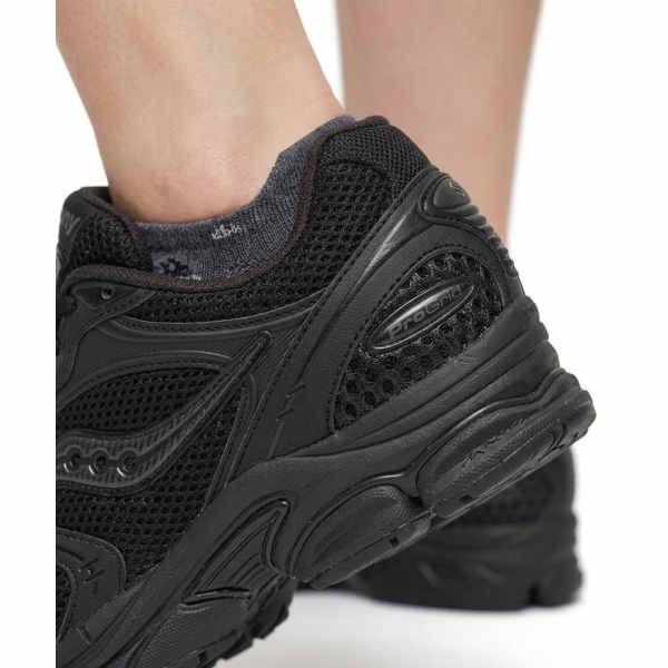 SAUCONY 공용 프로그리드 트라이엄프 4 OG - 블랙 S70841-5