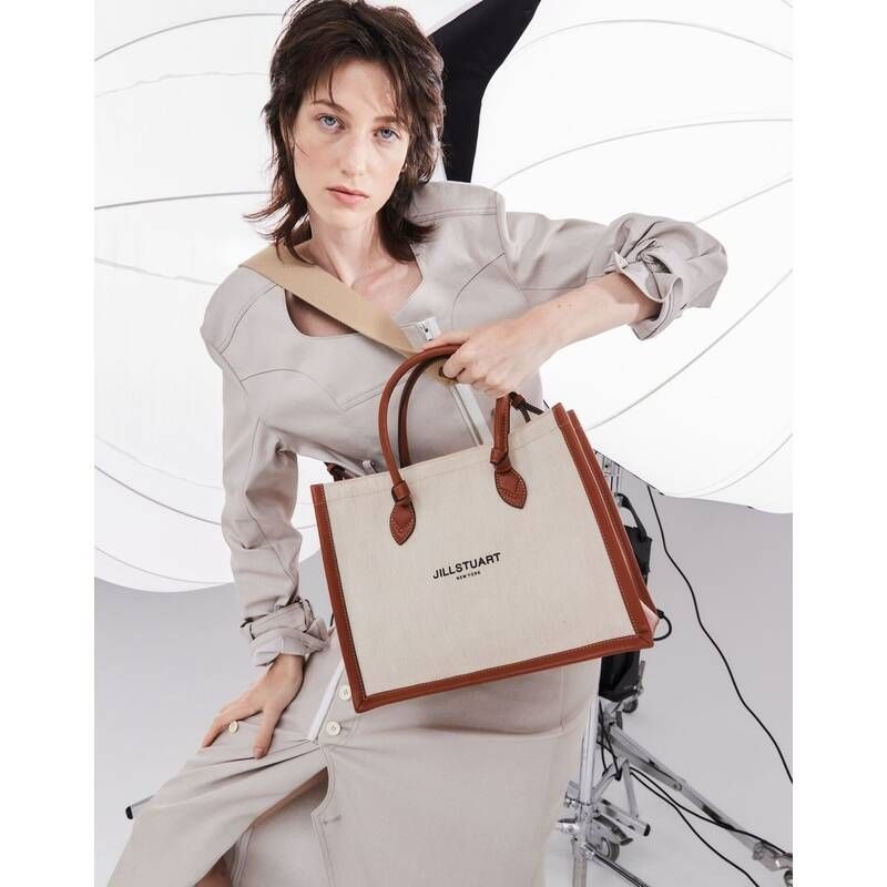 <매장정품> JILLSTUART 질스튜어트 아이보리 캔버스 북토트백 JABA4E330I2 1997603