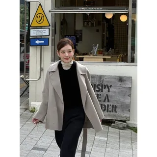 JJ지고트 [인플루언서 착용]울 캐시미어 빅 칼라 핸드메이드 하프 코트 GRAM0CT911