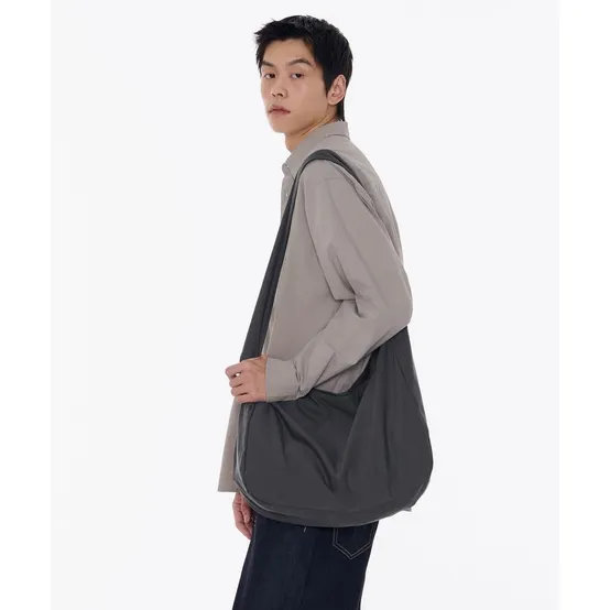 무신사 스탠다드 MUSINSA ANDARD TR 미니멀 크로스 백 그레이
