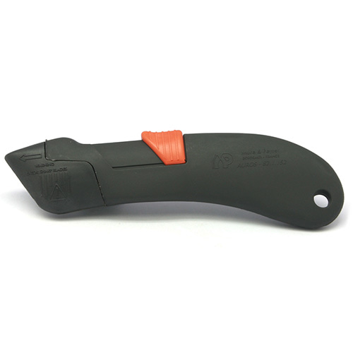 82.1.152 /안전칼/Auros